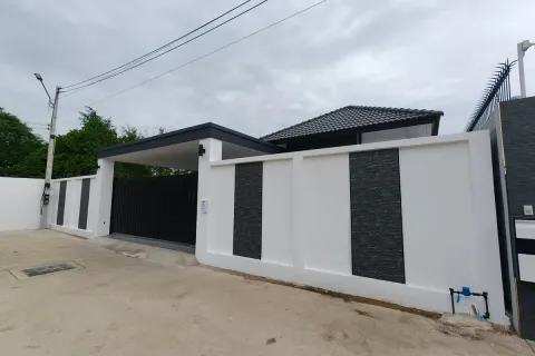 Casa de 3 dormitorios en Pattaya, Tailandia № 212262 - foto 3
