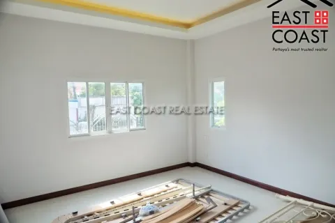 Casa de 2 dormitorios en Pattaya, Tailandia № 212263 - foto 12