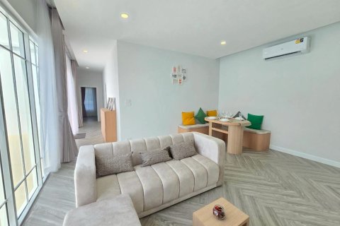 House in Cha-am, Thailand 3 bedrooms № 171240 - photo 2