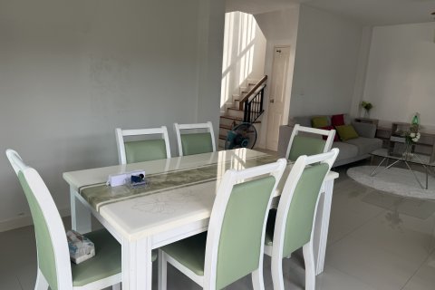 House in Chiang Mai, Thailand 4 bedrooms № 154716 - photo 2