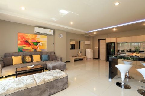 Condo in Phuket, Thailand, 2 bedrooms № 154720 - photo 2