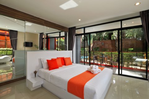 Condo in Phuket, Thailand, 2 bedrooms № 154720 - photo 11