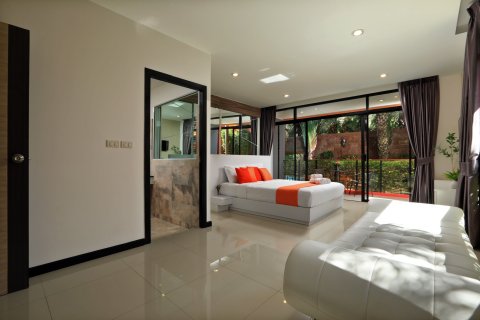 Condo in Phuket, Thailand, 2 bedrooms № 154720 - photo 9