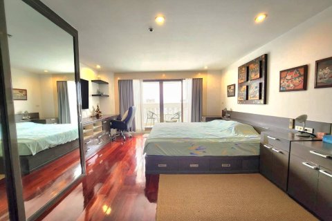 Studio in the Condo in Bang Rak, Bangkok, Thailand № 154719 - photo 1