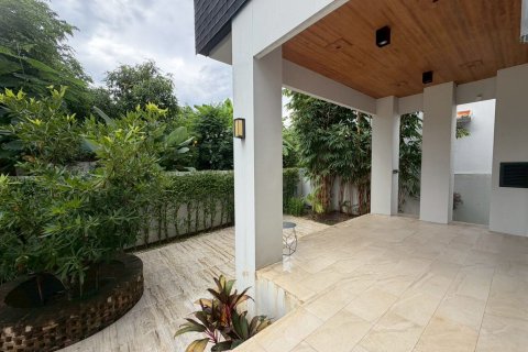 Villa in Chiang Mai, Thailand 5 bedrooms № 160367 - photo 2