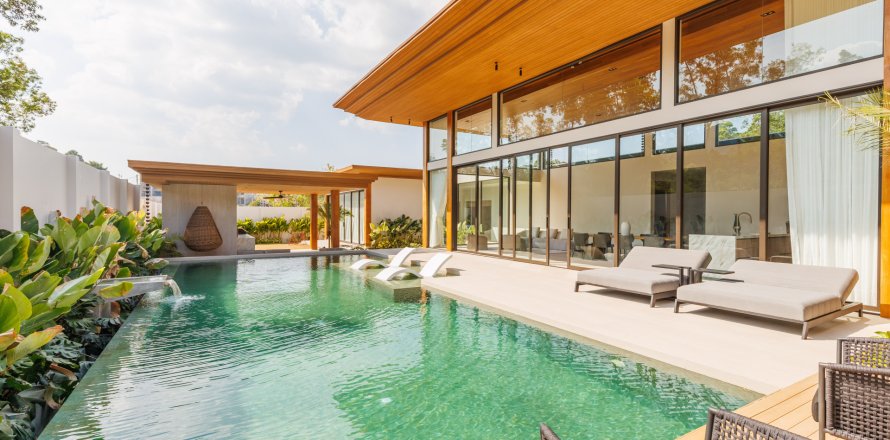 Villa in Phuket, Thailand 5 bedrooms № 160368