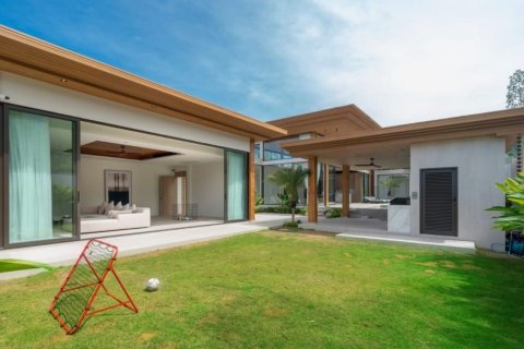 Villa in Phuket, Thailand 5 bedrooms № 160368 - photo 11