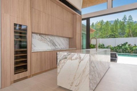 Villa in Phuket, Thailand 5 bedrooms № 160368 - photo 19