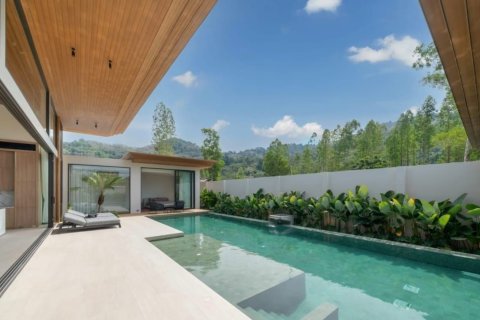 Villa in Phuket, Thailand 5 bedrooms № 160368 - photo 2