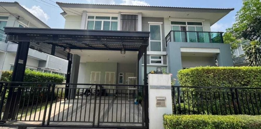 Maison à Saphan Sung, Bangkok, Thaïlande 4 chambres № 167275