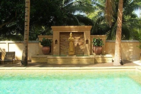 Villa à Pattaya, Thaïlande 5 chambres № 167271 - photo 7