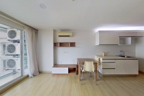 Condo in Din Daeng, Bangkok, Thailand, 2 bedrooms  № 137745 - photo 2