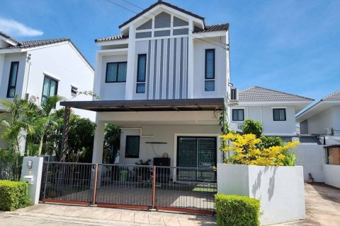 House in Pattaya, Thailand 3 bedrooms № 149493 - photo 1