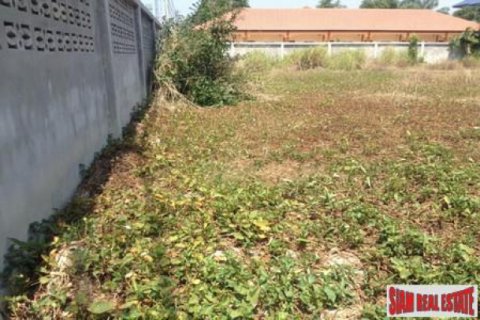 Land in Pattaya, Thailand 800 sq.m. № 192821 - photo 2