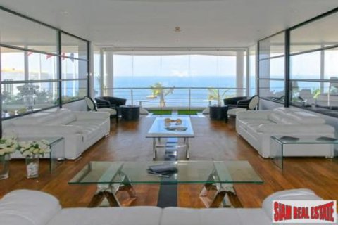 Penthouse on Jomtien Beach, Pattaya, Thailand 2 bedrooms № 192820 - photo 4