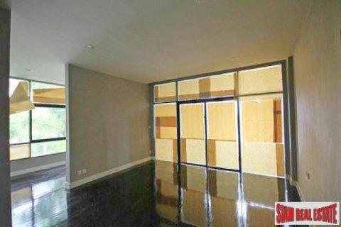 Villa in Bangkok, Thailand 4 bedrooms № 192819 - photo 4