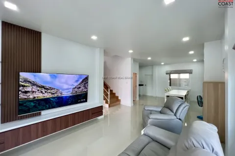 Casa de 3 dormitorios en Pattaya, Tailandia № 212401 - foto 11