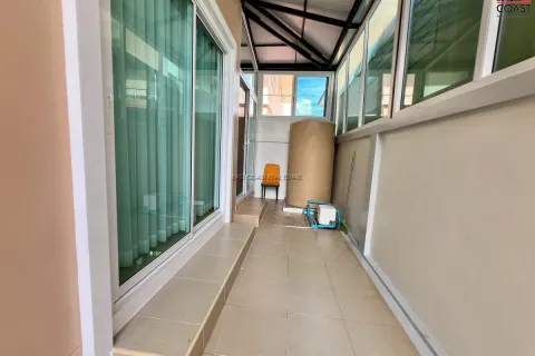 Casa de 3 dormitorios en Pattaya, Tailandia № 212401 - foto 7