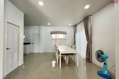 Casa de 3 dormitorios en Pattaya, Tailandia № 212401 - foto 13