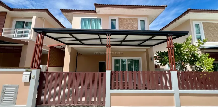 Casa de 3 dormitorios en Pattaya, Tailandia № 212401