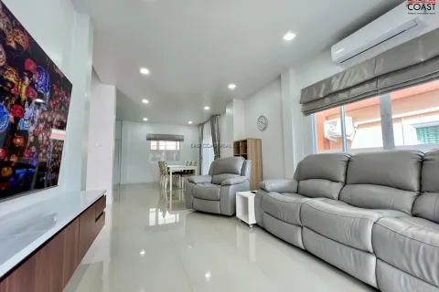 Casa de 3 dormitorios en Pattaya, Tailandia № 212401 - foto 10