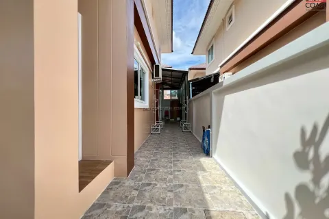Casa de 3 dormitorios en Pattaya, Tailandia № 212401 - foto 8
