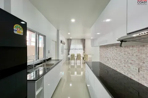 Casa de 3 dormitorios en Pattaya, Tailandia № 212401 - foto 15