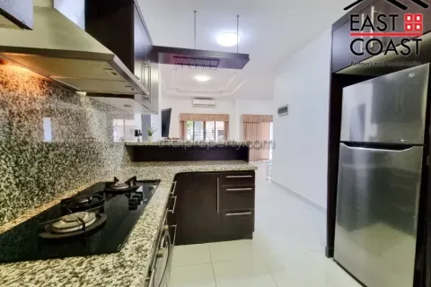 Casa de 3 dormitorios en Pattaya, Tailandia № 212397 - foto 6