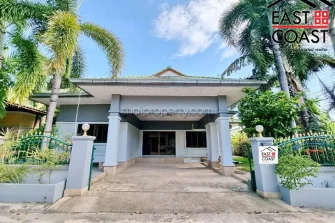 House in Pattaya, Thailand 3 bedrooms № 212397