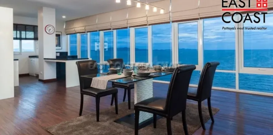 Condominio de 2 dormitorios en Jomtien Beach, Pattaya, Tailandia № 212396