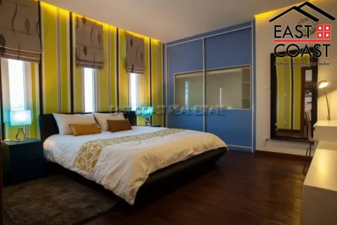 Condominio de 2 dormitorios en Jomtien Beach, Pattaya, Tailandia № 212396 - foto 12