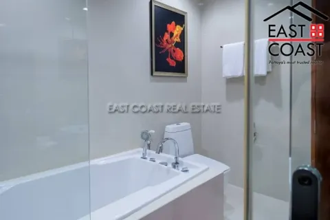 Condominio de 2 dormitorios en Jomtien Beach, Pattaya, Tailandia № 212396 - foto 11