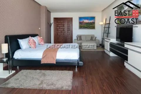 Condominio de 2 dormitorios en Jomtien Beach, Pattaya, Tailandia № 212396 - foto 8