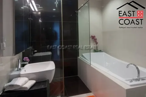 Condominio de 2 dormitorios en Jomtien Beach, Pattaya, Tailandia № 212396 - foto 10