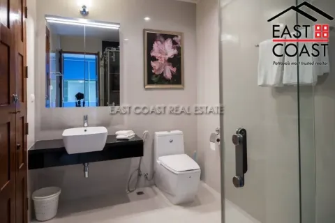 Condominio de 2 dormitorios en Jomtien Beach, Pattaya, Tailandia № 212396 - foto 13