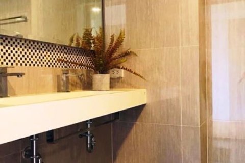 Condo in Watthana, Bangkok, Thailand, 2 bedrooms  № 155262 - photo 13