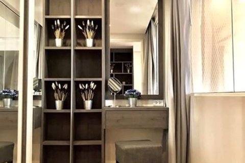Condo in Watthana, Bangkok, Thailand, 2 bedrooms  № 155262 - photo 12