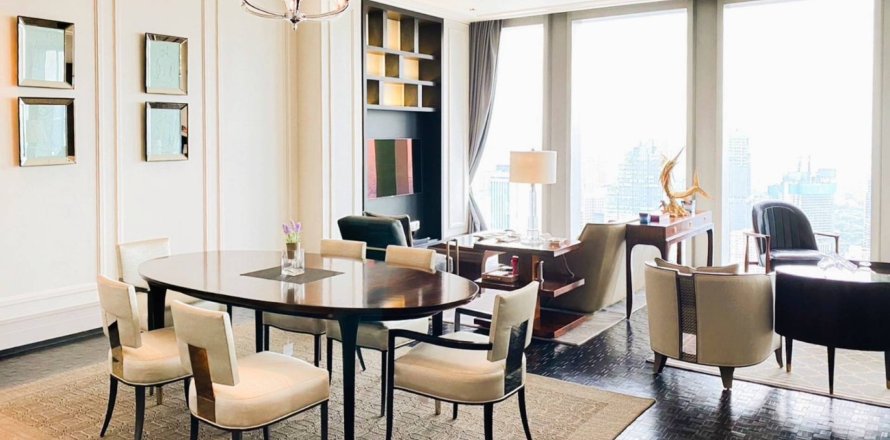 Condo in Bangkok, Thailand, 3 bedrooms  № 180586