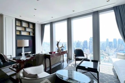 Condo in Bangkok, Thailand, 3 bedrooms  № 180586 - photo 5