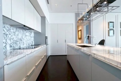 Condo in Bangkok, Thailand, 3 bedrooms  № 180586 - photo 13