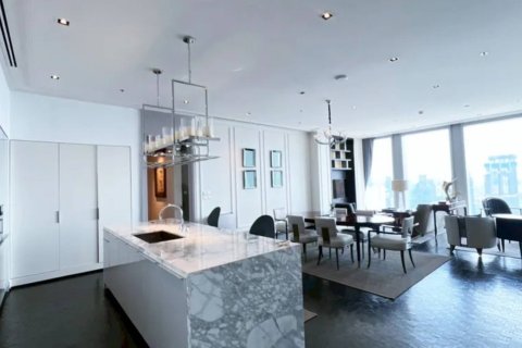 Condo in Bangkok, Thailand, 3 bedrooms  № 180586 - photo 11