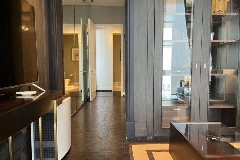 Condo in Bangkok, Thailand, 3 bedrooms  № 180586 - photo 23