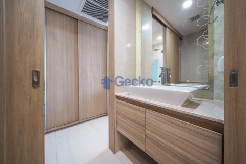 Condo in Pattaya, Thailand, 1 bedroom № 196411 - photo 18