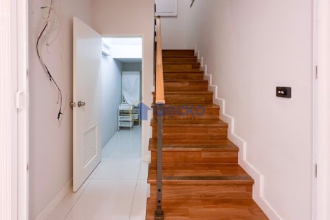 House in Pattaya, Thailand 3 bedrooms № 196410 - photo 8