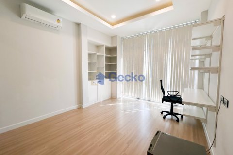 House in Pattaya, Thailand 3 bedrooms № 196410 - photo 24