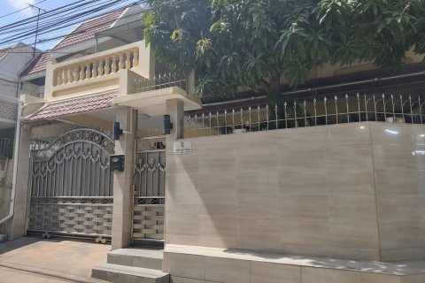 Townhouse à Bangkok Yai, Thaïlande 3 chambres № 171660 - photo 1