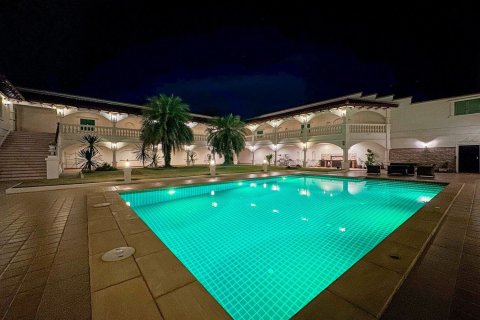 Villa in Pattaya, Thailand 6 bedrooms № 171659 - photo 5