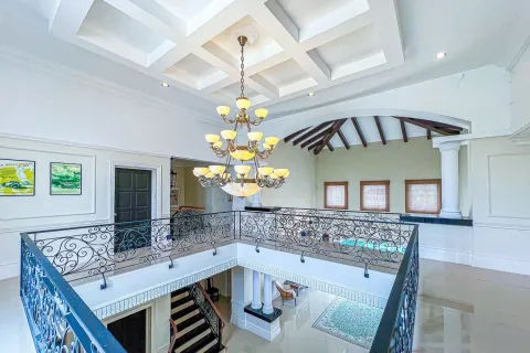 Villa in Pattaya, Thailand 6 bedrooms № 171659 - photo 8