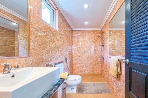 Villa in Pattaya, Thailand 6 bedrooms № 171659 - photo 16