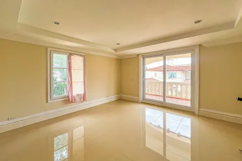 Villa in Pattaya, Thailand 6 bedrooms № 171659 - photo 9